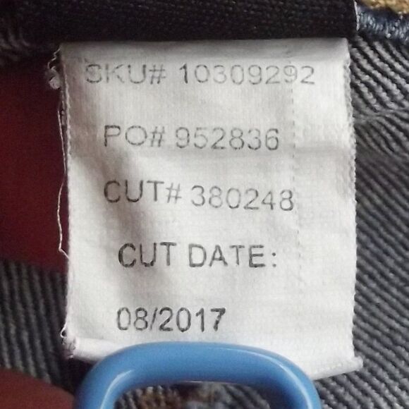 TORRID Jeans, 16R, Curvy Super Stretch, Dark Wash, Zipper fly, Pockets - Picture 12 of 13